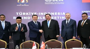 Bakan Yumaklı, Endonezya Ekonomi İşleri Koordinasyon Bakanı Hartarto ile görüştü: