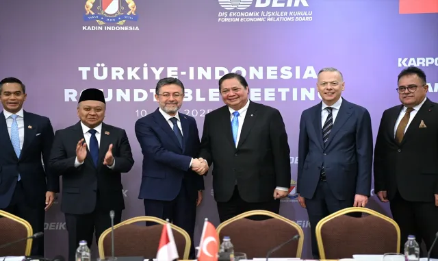 Bakan Yumaklı, Endonezya Ekonomi İşleri Koordinasyon Bakanı Hartarto ile görüştü: