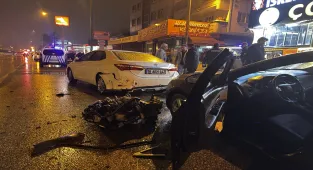 Bursa'da kazaya müdahale eden polis kamyonetin çarpması sonucu yaralandı