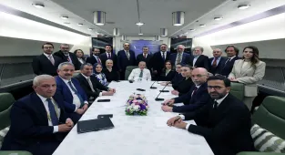 Cumhurbaşkanı Erdoğan, İtalya ziyareti dönüşü uçakta gazetecilerin sorularını yanıtladı: (1)