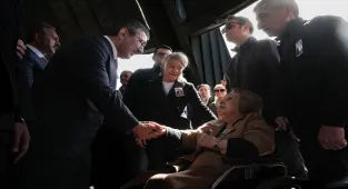 Cumhurbaşkanı Yardımcısı Yılmaz, 8. Cumhurbaşkanı Özal'ın kabrindeki anma programına katıldı: