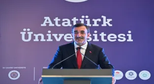 Cumhurbaşkanı Yardımcısı Yılmaz, Kuzeydoğu Anadolu Kariyer Fuarı'nın açılışında konuştu: