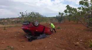 Gaziantep'te devrilen otomobildeki 1 kişi öldü, 2 kişi yaralandı