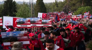 Gelibolu Yarımadası'nda 57. Alay Vefa Yürüyüşü Conkbayırı'nda sona erdi