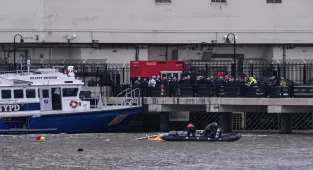 GÜNCELLEME 3 - New York'taki Hudson Nehri'ne düşen helikopterde bulunan 6 kişi öldü