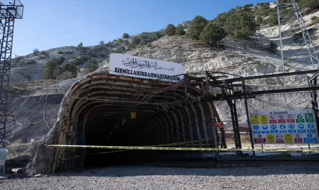 GÜNCELLEME - Ankara'da maden ocağında meydana gelen göçükte 14 işçi yaralandı