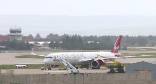 İngiltere'den Hindistan'a giden uçak, rahatsızlanan yolcu için Diyarbakır'a acil iniş yaptı