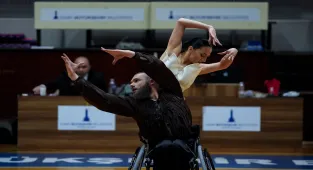 İzmir'deki Para Dans Türkiye Şampiyonası'nda dereceye girenler belli oldu