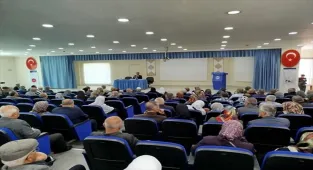 Kırşehir'de hacı adaylarına seminer verildi