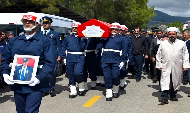 Mersin'de bisikletten düşmesi sonucu ölen Kıbrıs gazisinin cenazesi defnedildi