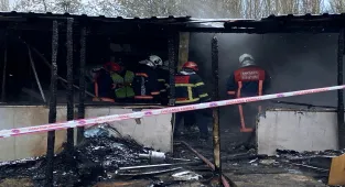 Sakarya'da evde çıkan yangında ölen 2 çocuğun cenazeleri Zonguldak'ta defnedildi