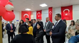 Sarıoğlan'da resim sergisi açıldı