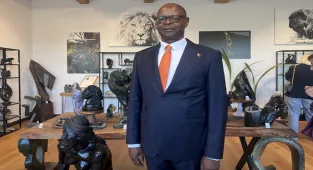 Shona sanatının eşsiz örnekleri Zimst Sanat Galerisi'nde sergileniyor