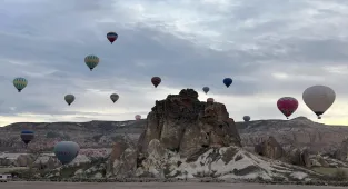 Türkiye'de geçen yıl sıcak hava balonuyla uçan turist sayısı 933 bini geçerek rekor kırdı
