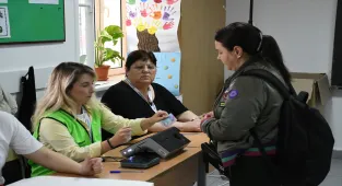 Arnavutluk'taki genel seçimde oy kullanma işlemi başladı