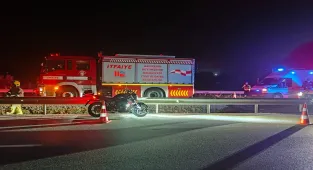 Balıkesir'de bariyere çarpan motosikletin sürücüsü öldü