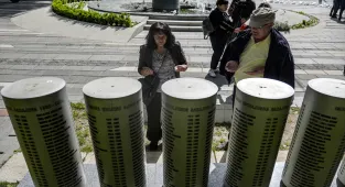 Bosna Hersek'teki savaşta başkent Saraybosna'da öldürülen 1601 çocuk anıldı