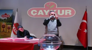 ÇAYKUR'a alınacak 1500 mevsimlik işçi için kura çekildi