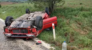 Çorum'da devrilen otomobildeki 4 kişi yaralandı