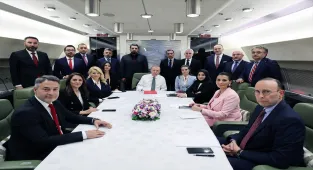 Cumhurbaşkanı Erdoğan, Azerbaycan ziyareti dönüşü gazetecilerin sorularını yanıtladı: (2)