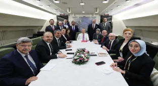 Cumhurbaşkanı Erdoğan, Macaristan ziyareti dönüşü gazetecilerin sorularını yanıtladı: (1)