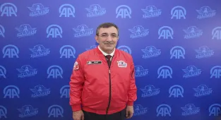 Cumhurbaşkanı Yardımcısı Yılmaz, TEKNOFEST KKTC'de AA standını ziyaret etti: