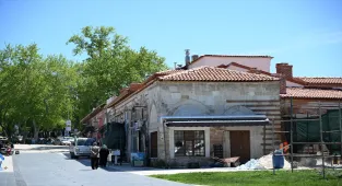 Edirne'de 15. yüzyıl yapıları tarihi han ve hamamdaki restorasyon çalışmaları sürüyor