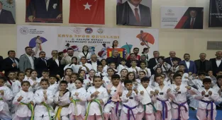 ERVA Spor Okulları 2. Valilik Kupası Tekvando Şampiyonası'nın açılış seremonisi yapıldı