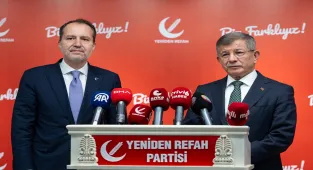 Gelecek Partisi Genel Başkanı Davutoğlu, Yeniden Refah Genel Başkanı Erbakan'ı ziyaret etti