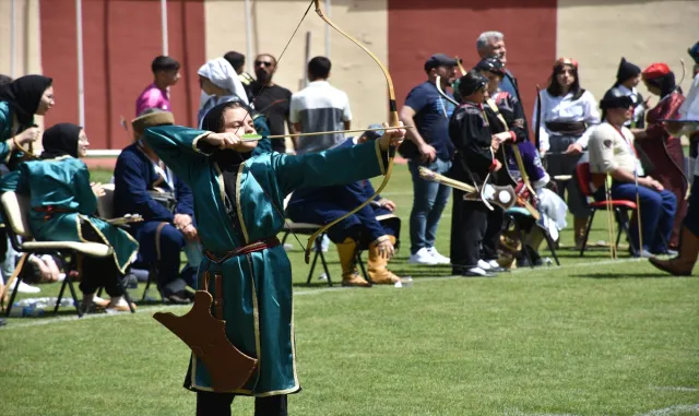 Geleneksel Türk Okçuluğu grup yarışmaları, Gümüşhane'de başladı