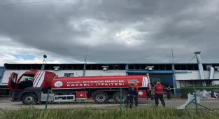 GÜNCELLEME - Kocaeli'de boya fabrikasında çıkan yangın kontrol altına alındı