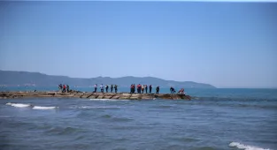 GÜNCELLEME - Ordu'da denizde boğulma tehlikesi geçiren 3 lise öğrencisinden 1'i hayatını kaybetti