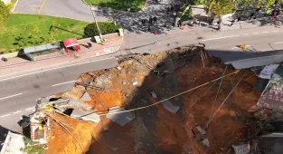 GÜNCELLEME - Sarıyer'de çöken yol trafiğe kapatıldı