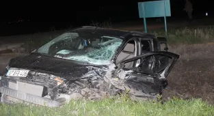 Kars'ta iki hafif ticari aracın çarpıştığı kazada 1 kişi öldü, 4 kişi yaralandı