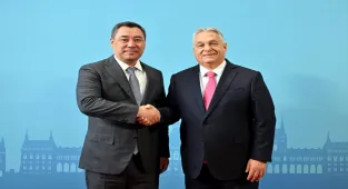 Kırgızistan Cumhurbaşkanı Caparov, Budapeşte'ki TDT Gayriresmi Zirvesi'nde konuştu: