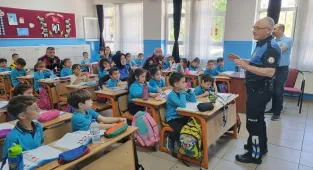 Kırşehir'de ilkokul öğrencilerine trafik ve güvenlik eğitimi verildi