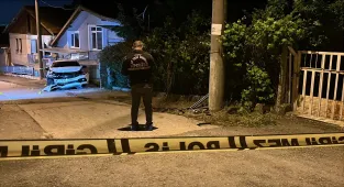 Kocaeli'de aracında silahlı saldırıya uğrayan kişi ağır yaralandı