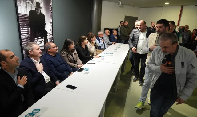 Küçükçekmece'de binadaki hırsızlık anı güvenlik kamerasında