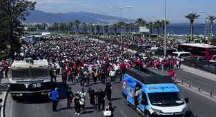 Sendikacılar, grevde İzmir Büyükşehir Belediye Başkanı ve bürokratlarını sorumlu tuttu