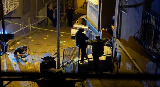 Şişli'de polisle silahlı çatışmaya giren kişi ikna edilerek gözaltına alındı