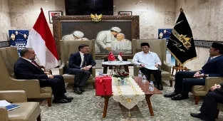 Türkiye'nin Cakarta Büyükelçisi Küçükcan, Endonezya Din İşleri Bakanı Umar ile görüştü