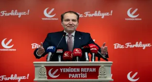 Yeniden Refah Partisi Genel Başkanı Erbakan, basın toplantısı düzenledi: