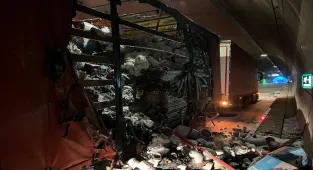 Zigana Tüneli'nde alev alan tırda hasar oluştu