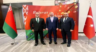 AK Parti İl Başkanı Albayrak, Belarus Cumhuriyeti Bağımsızlık Günü resepsiyonuna katıldı