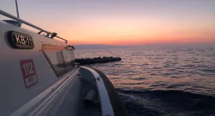 Çanakkale açıklarında 34 düzensiz göçmen yakalandı