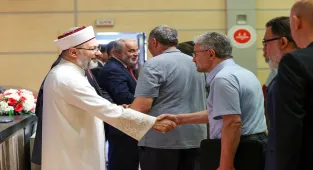 Diyanet İşleri Başkanı Erbaş, Başkanlık personeliyle bayramlaştı