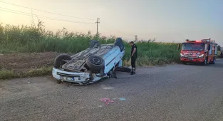 Diyarbakır'da devrilen otomobildeki 1 kişi öldü, 4 kişi yaralandı