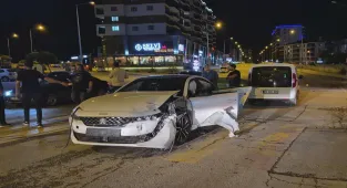Edirne'de 4 aracın karıştığı zincirleme trafik kazasında 1 kişi yaralandı