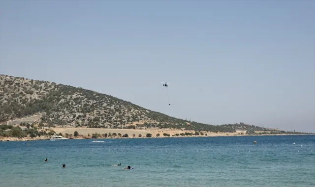 GÜNCELLEME - Mersin'de ağaçlık alanda çıkan yangın söndürüldü