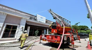 GÜNCELLEME - Üsküdar'da sosyal tesiste çıkan yangın söndürüldü 